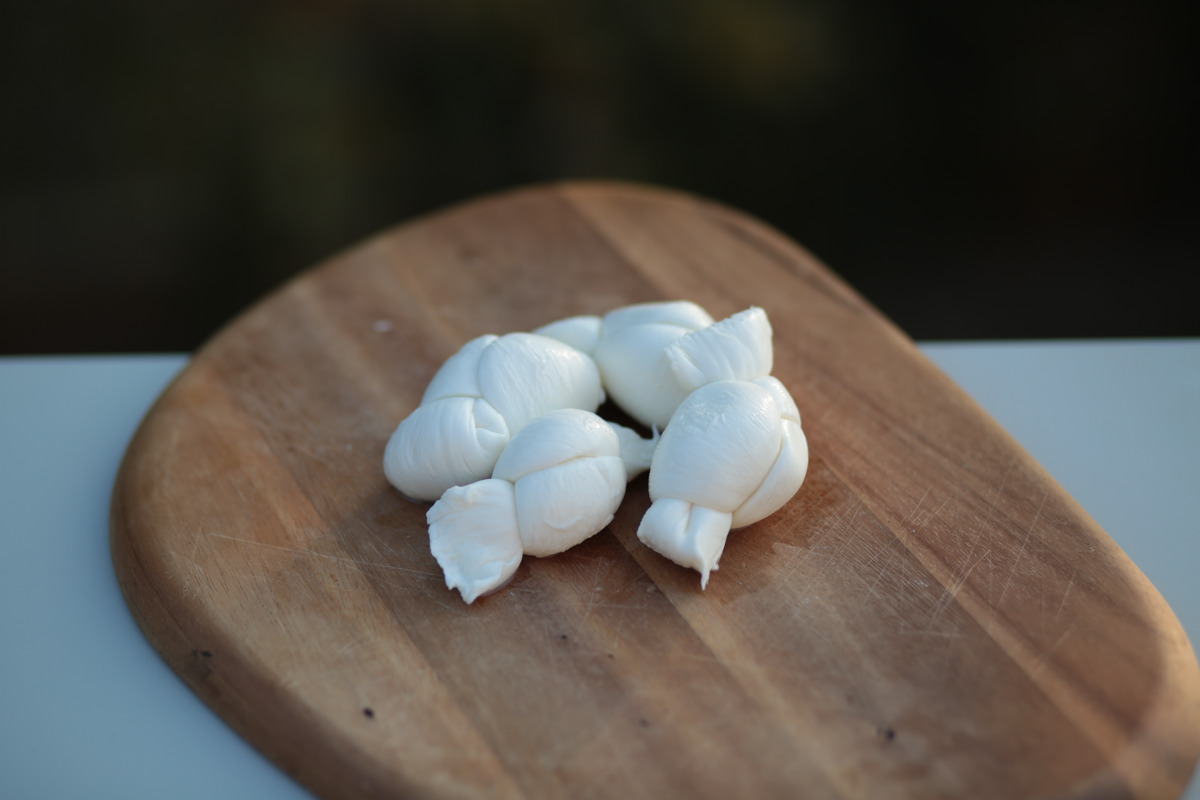 NODINI DI MOZZARELLA DI MUCCA  in sacchetto da circa 250 grammi con 5 gironi di scadenza
